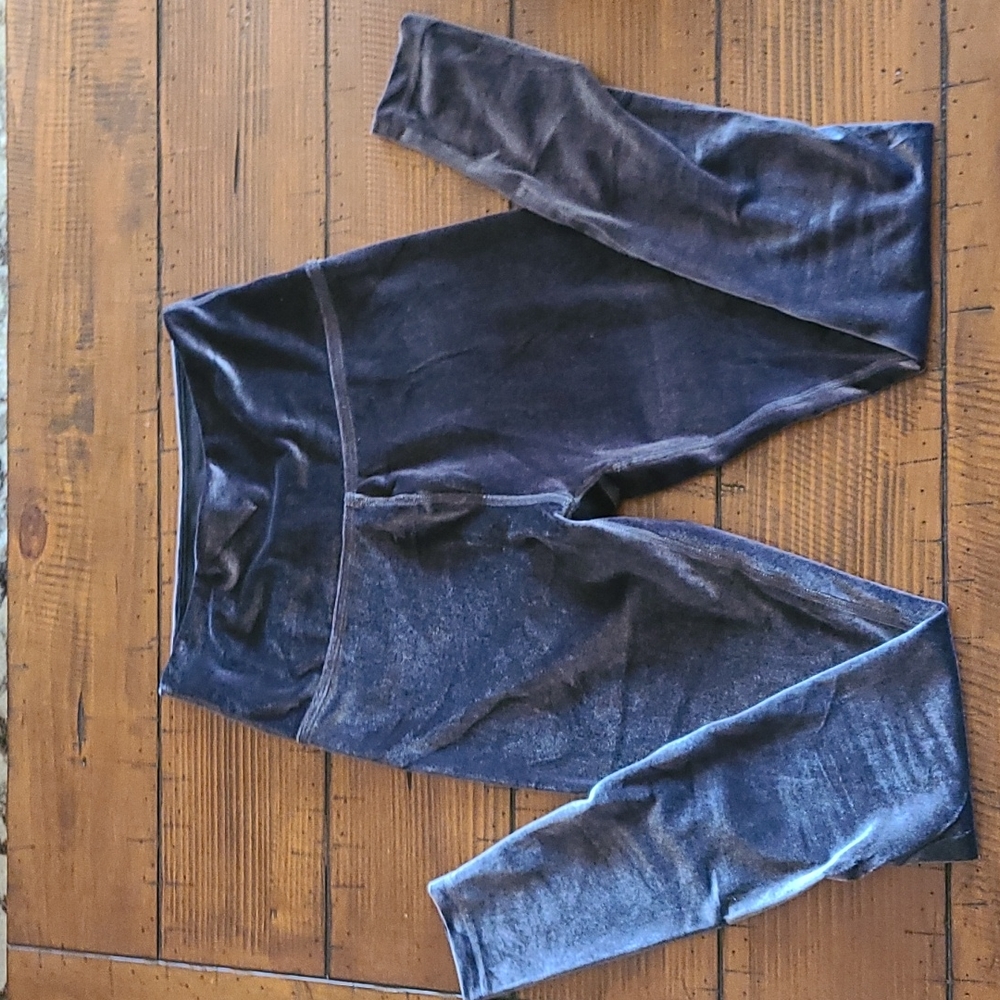 NWOT Beyond Yoga Leggings